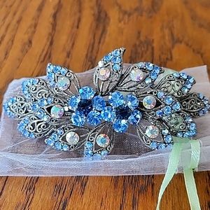 Vintage hair clip
